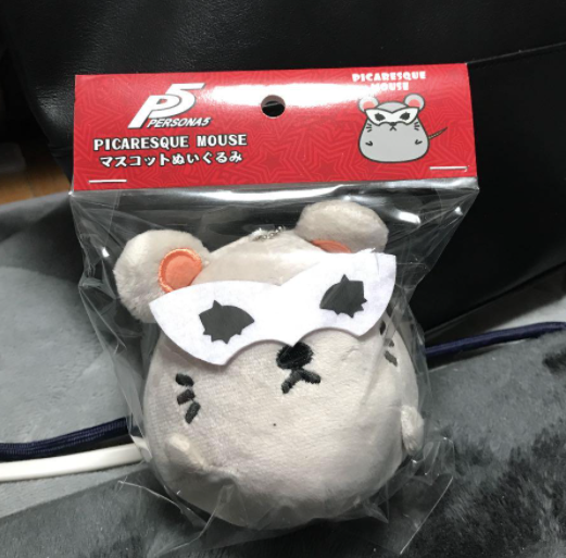 Details about    Persona 5 The Royal Picaresque Mouse CROW Plush Mascot Keychain & Can Badge set 
